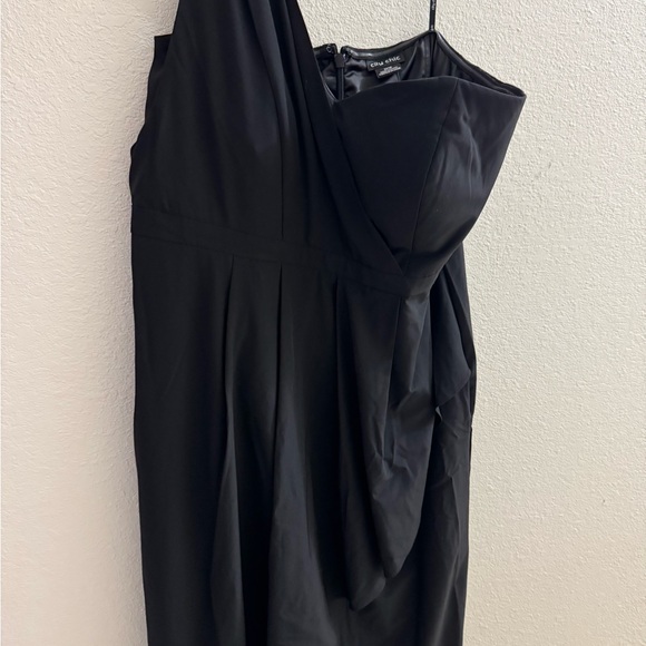 City Chic Dresses & Skirts - City Chic One Shoulder Black Dress